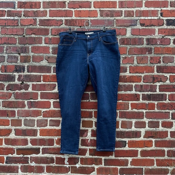 Levis 711 Skinny Jeans Women Plus Size 16W Dark Wash Blue Stretch Denim Whiskers - Picture 2 of 13